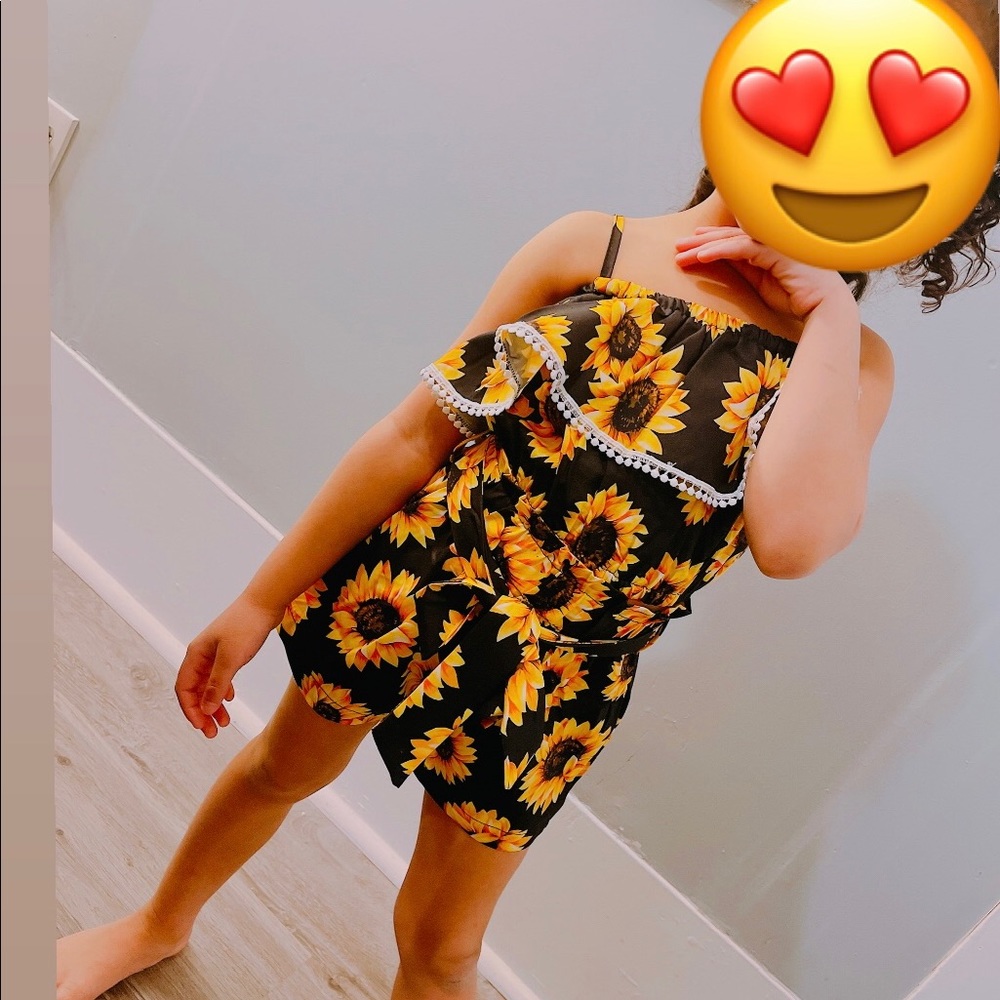 Girls Sunflower summer shorts set - Picture 3 of 3